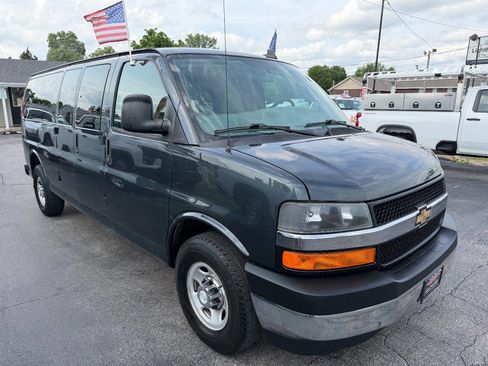 Used 2017 Chevrolet Express 3500 LT w/ LT Preferred Equipment Group RWD image 4