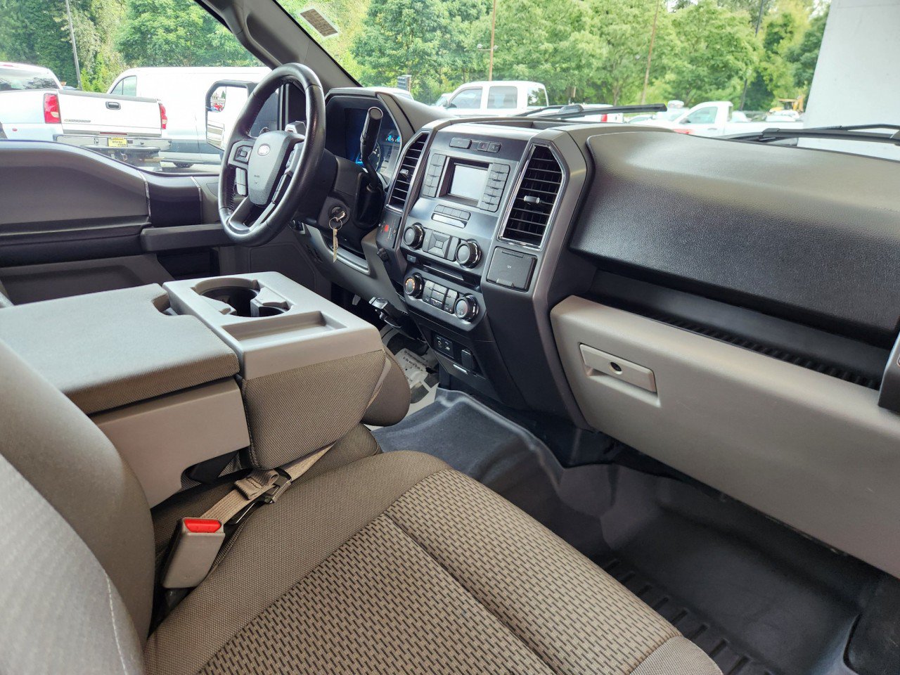 Used 2015 Ford F150 XLT w/ Equipment Group 301A Mid RWD image 2