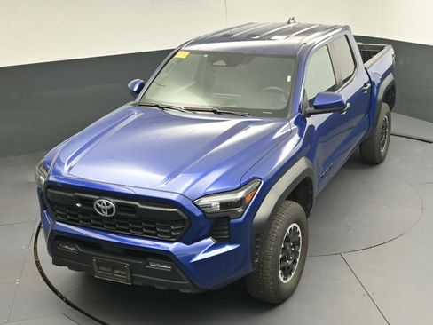 Certified 2024 Toyota Tacoma TRD Off-Road image 30