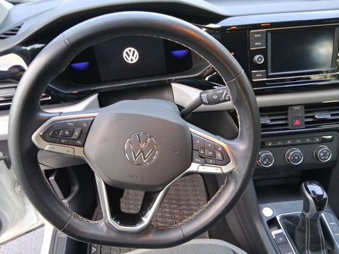 Used 2022 Volkswagen Taos S image 15