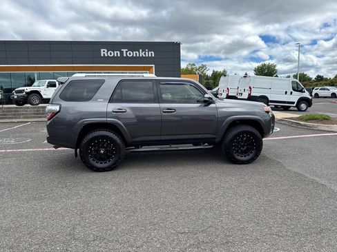 Used 2016 Toyota 4Runner SR5 Premium AWD/4WD image 12