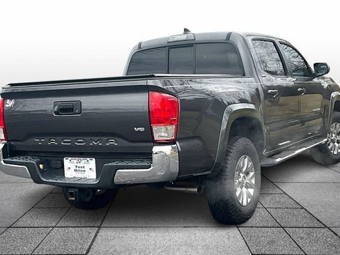 Used 2017 Toyota Tacoma SR5 image 13