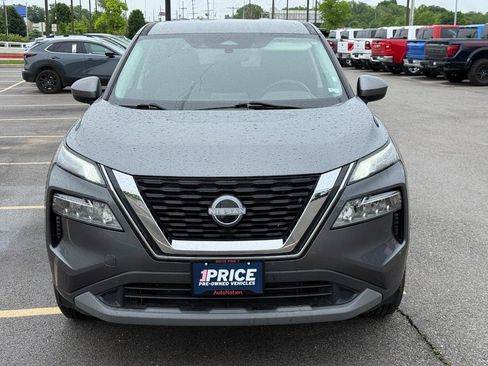 Used 2023 Nissan Rogue SV FWD image 9