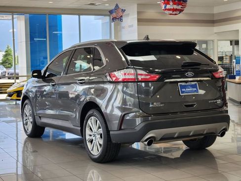 Used 2019 Ford Edge Titanium AWD/4WD image 3