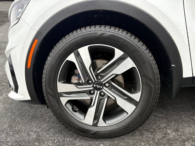 Certified 2023 Kia Sorento SX Prestige AWD/4WD image 14