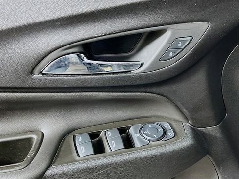 Used 2024 Chevrolet Equinox LT image 9
