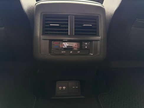 Used 2021 Volkswagen Atlas SE FWD image 26