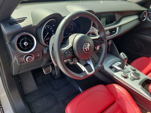 Used 2025 Alfa Romeo Stelvio Sprint w/ Veloce Package AWD/4WD image 18