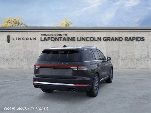 New 2026 Lincoln Aviator Premiere image 8
