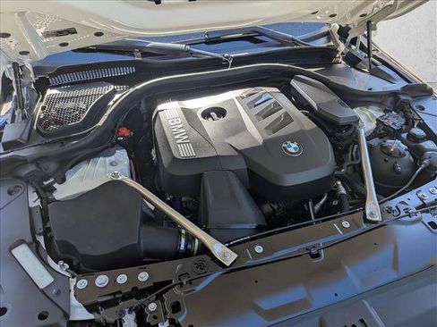 Used 2026 BMW 530i xDrive w/ M Sport Package AWD/4WD image 16
