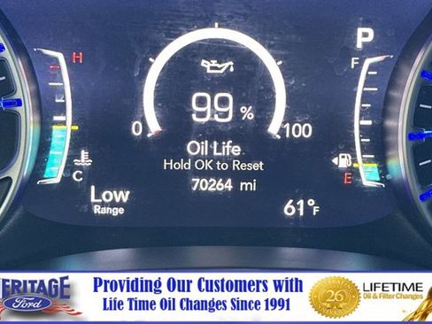 Used 2023 Chrysler Pacifica Touring-L image 26