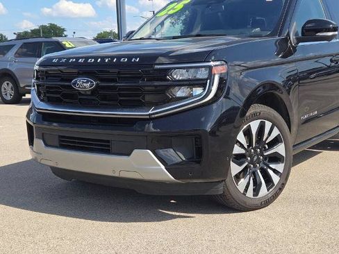 Certified 2025 Ford Expedition Platinum w/ Driver's Package AWD/4WD image 2