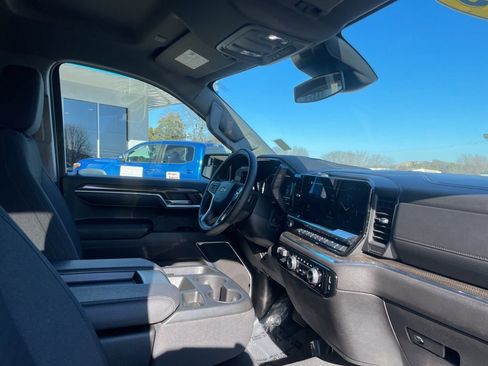 Used 2025 Chevrolet Silverado 1500 LT image 29