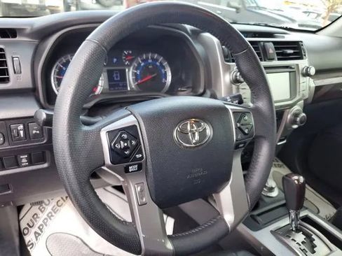 Used 2014 Toyota 4Runner Limited AWD/4WD image 21