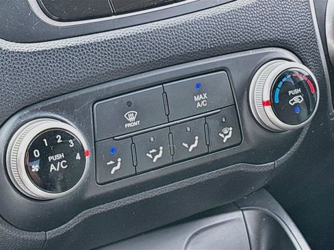 Used 2010 Hyundai Tucson GLS w/ Popular Equipment Pkg 2 AWD/4WD image 8