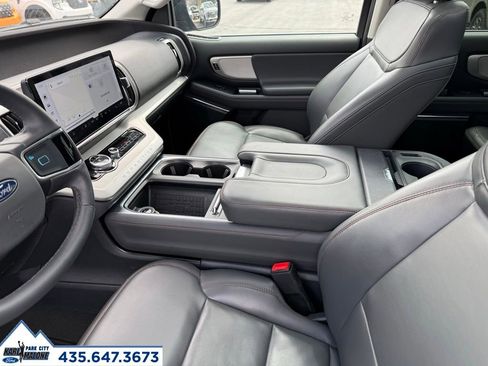 Used 2025 Ford Expedition Max Active AWD/4WD image 26