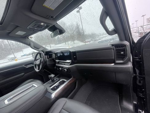 Certified 2022 GMC Sierra 1500 SLT w/ SLT Convenience Package image 11