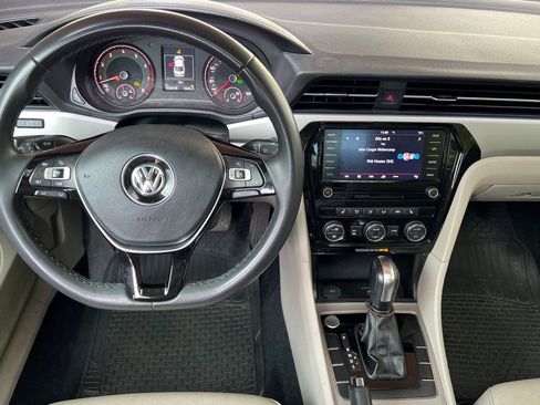 Used 2022 Volkswagen Passat 2.0T SE image 19