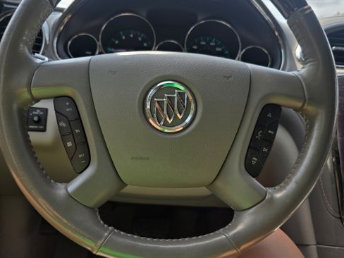Used 2017 Buick Enclave Leather FWD image 9