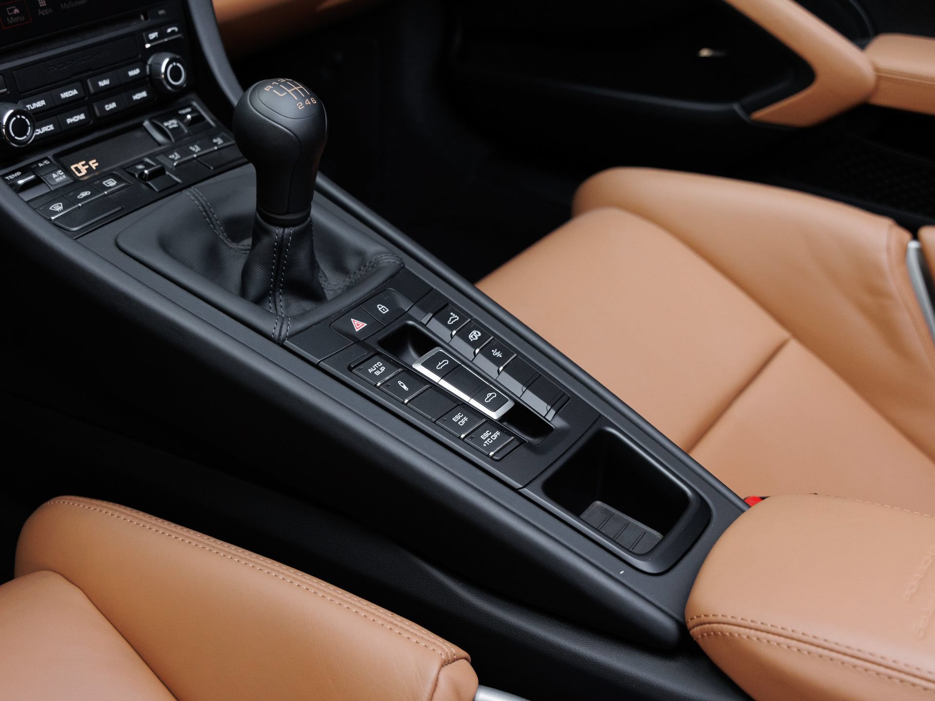 Certified 2019 Porsche 911 Speedster RWD image 27