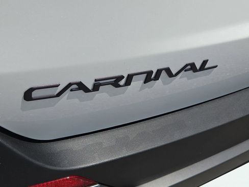 New 2026 Kia Carnival SX w/ SX Dark Edition Package image 11