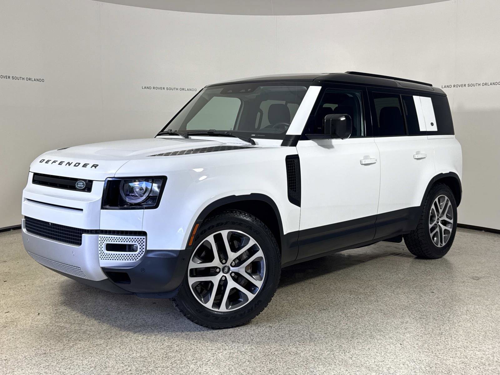 Used 2020 Land Rover Defender 110 SE AWD/4WD image 1