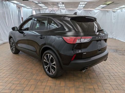 Certified 2022 Ford Escape SE w/ SE Sport Appearance Package AWD/4WD image 5