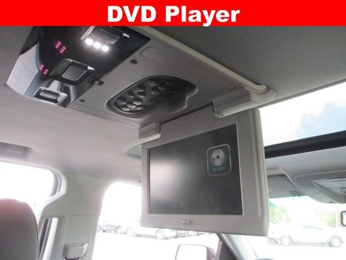 Used 2018 GMC Yukon XL SLT w/ Open Road Package AWD/4WD image 16