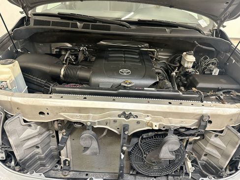Used 2014 Toyota Sequoia Platinum AWD/4WD image 36