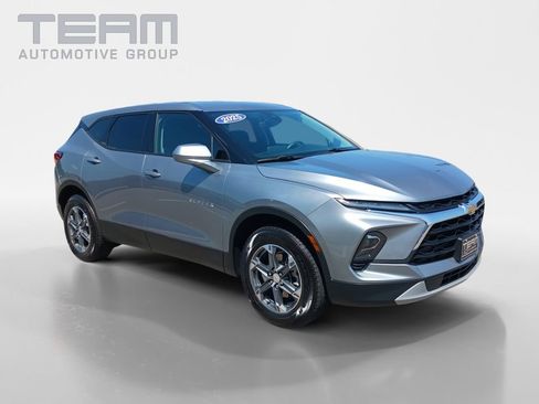 Used 2025 Chevrolet Blazer LT AWD/4WD image 1