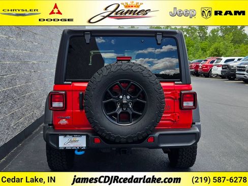 Used 2024 Jeep Wrangler Unlimited AWD/4WD image 4