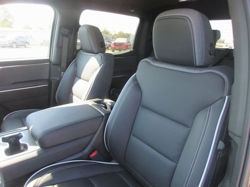 New 2026 GMC Sierra EV Elevation w/ LPO, Elevation Dark Package image 12