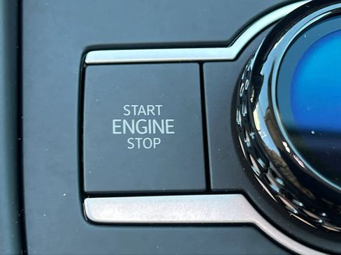 New 2026 Volkswagen Tiguan SE image 17