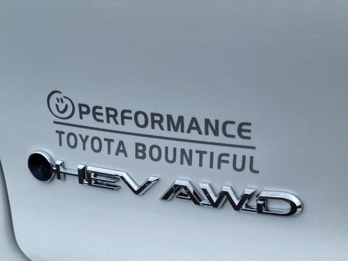 Used 2024 Toyota Crown AWD/4WD image 23