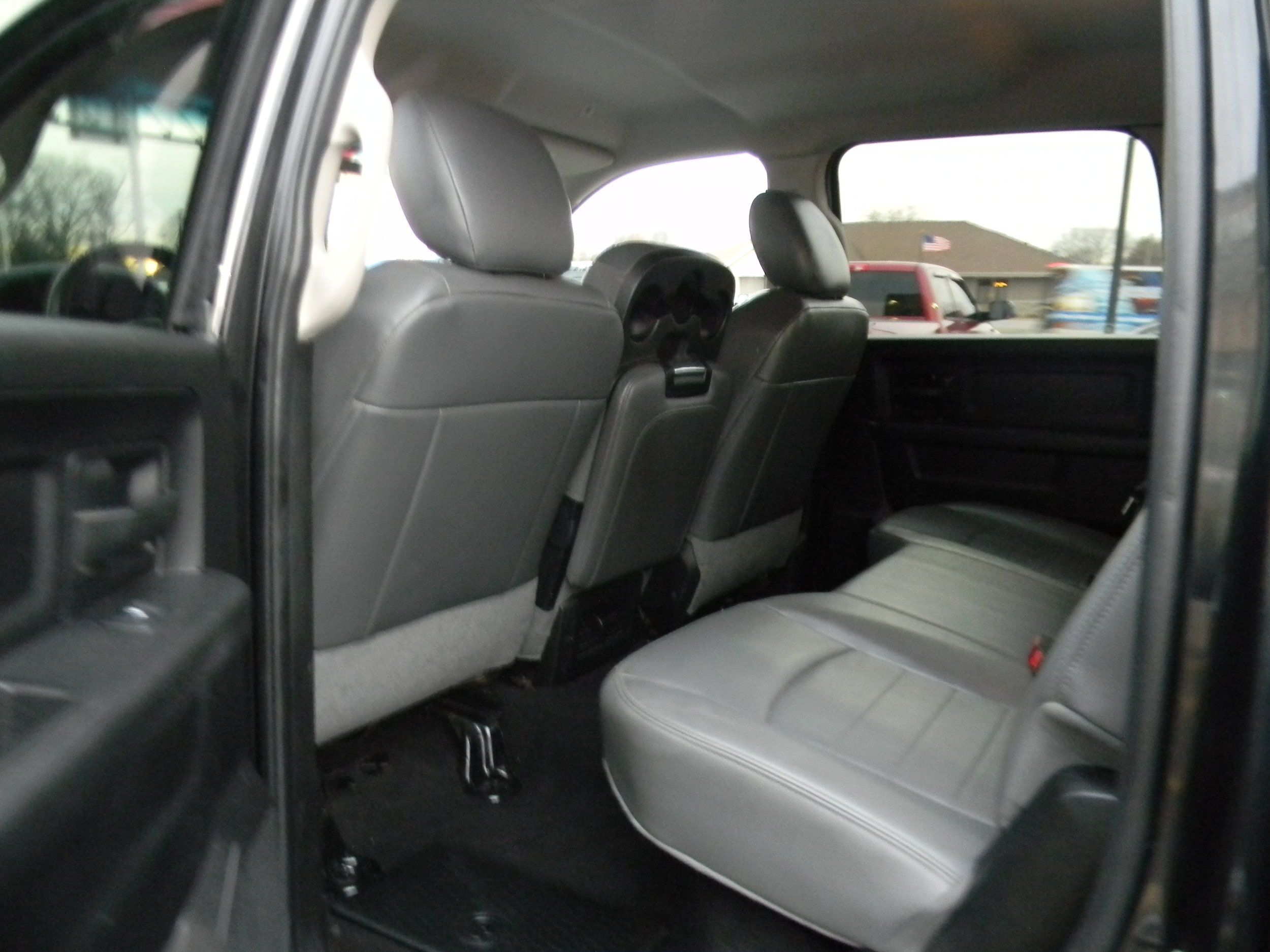 Used 2018 RAM 2500 Tradesman w/ Chrome Appearance Group AWD/4WD image 9