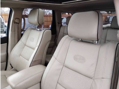 Used 2018 Jeep Grand Cherokee Overland AWD/4WD image 26