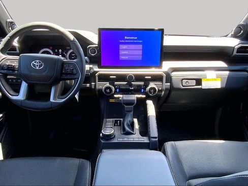 Used 2025 Toyota 4Runner Limited AWD/4WD image 16