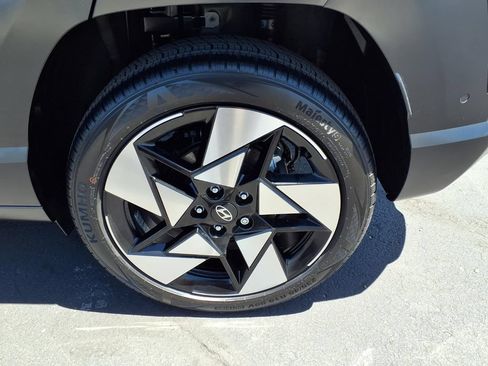 Used 2024 Hyundai Kona Limited AWD/4WD image 15
