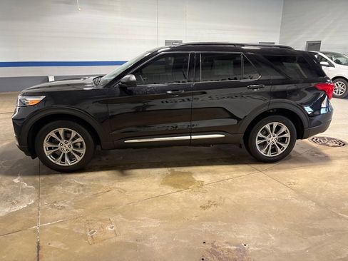 Certified 2023 Ford Explorer XLT w/ Equipment Group 202A image 7
