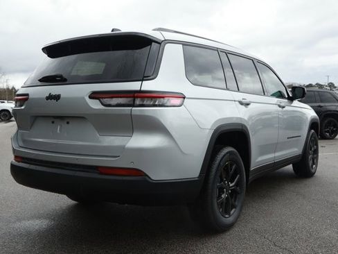 New 2025 Jeep Grand Cherokee L Altitude image 6