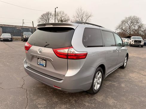 Used 2015 Toyota Sienna LE image 6