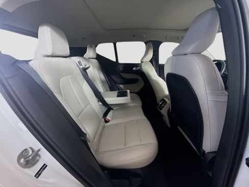 Used 2026 Volvo XC40 B5 Plus AWD/4WD image 27