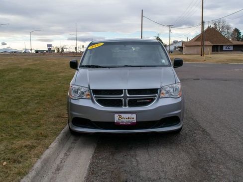 Used 2017 Dodge Grand Caravan SE w/ Power Window Group FWD image 2