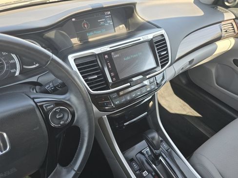 Certified 2017 Honda Accord EX-L image 28