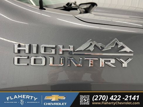 Used 2022 Chevrolet Silverado 1500 High Country AWD/4WD image 18