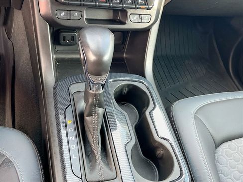 Used 2022 Chevrolet Colorado Z71 image 16