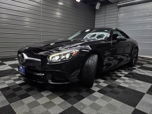 Used 2018 Mercedes-Benz SL 550 image 39