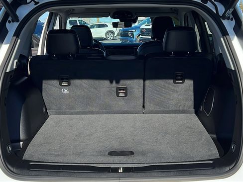 Used 2023 Jeep Grand Cherokee Limited w/ Luxury Tech Group II image 11