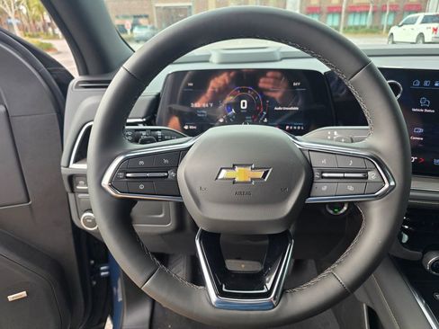 New 2026 Chevrolet Suburban Premier image 19