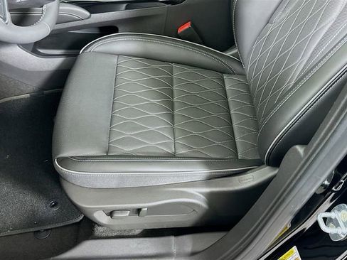 Used 2023 Buick Envision Avenir AWD/4WD image 20